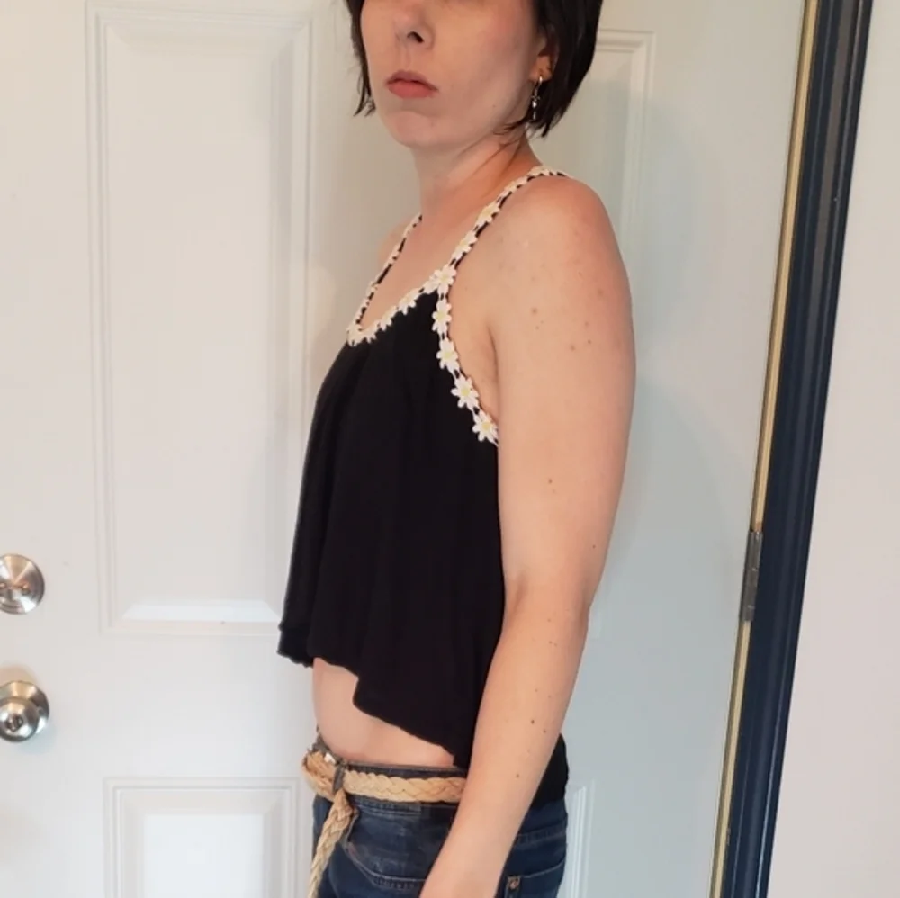 Retro Daisy Racerback Crop‎ Top - Picture 3 of 4